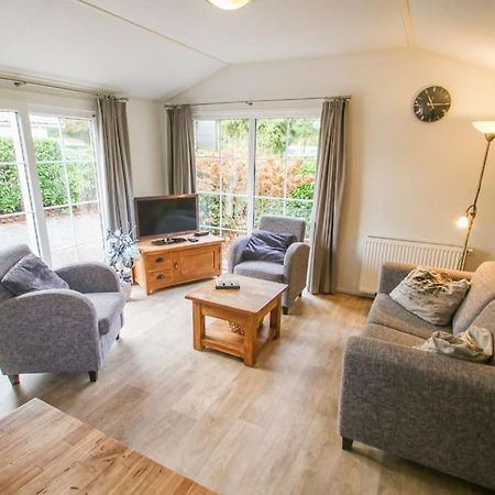 Luxe Vrijstaande Chalet Епе Екстериор снимка